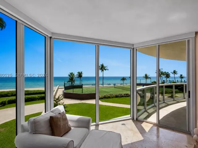 3-bedroom condo for sale in Sunny Isles Beach - 17555 Collins Ave 308 - MondialRealty