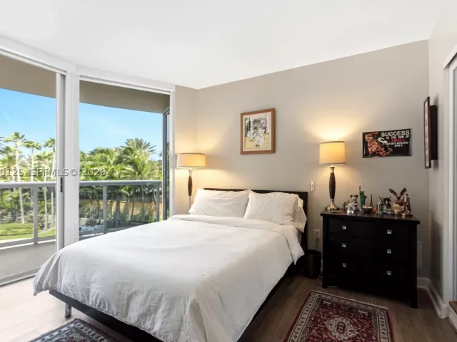 3-bedroom condo for sale in Sunny Isles Beach - 17555 Collins Ave 308 - MondialRealty