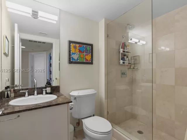 3-bedroom condo for sale in Sunny Isles Beach - 17555 Collins Ave 308 - MondialRealty