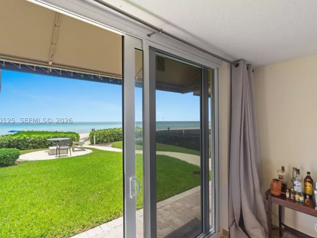3-bedroom condo for sale in Sunny Isles Beach - 17555 Collins Ave 308 - MondialRealty