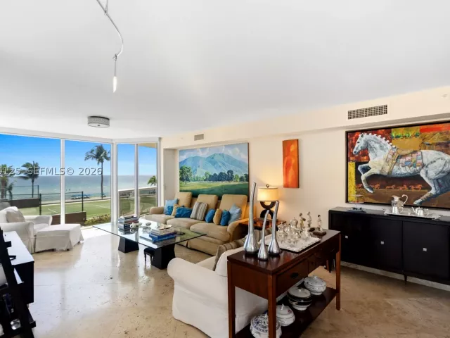 3-bedroom condo for sale in Sunny Isles Beach - 17555 Collins Ave 308 - MondialRealty