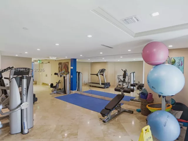 3-bedroom condo for sale in Sunny Isles Beach - 17555 Collins Ave 308 - MondialRealty