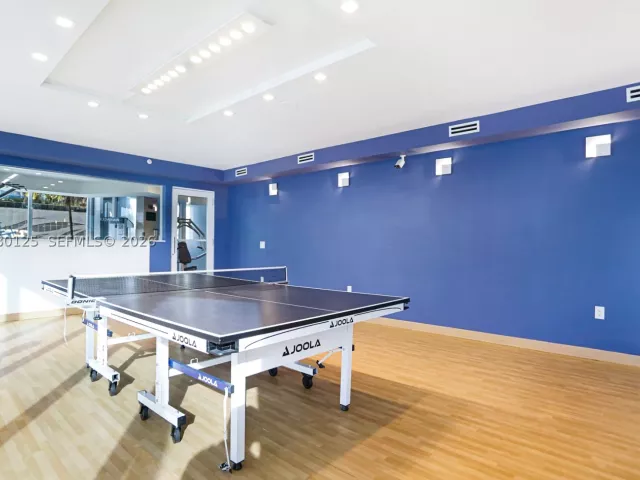 3-bedroom condo for sale in Sunny Isles Beach - 17555 Collins Ave 308 - MondialRealty