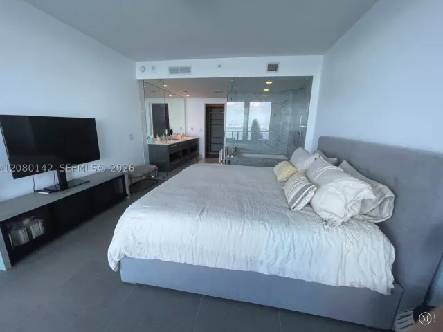 3-bedroom condo for rent in Miami - 3131 NE 7th Ave 2603 - MondialRealty