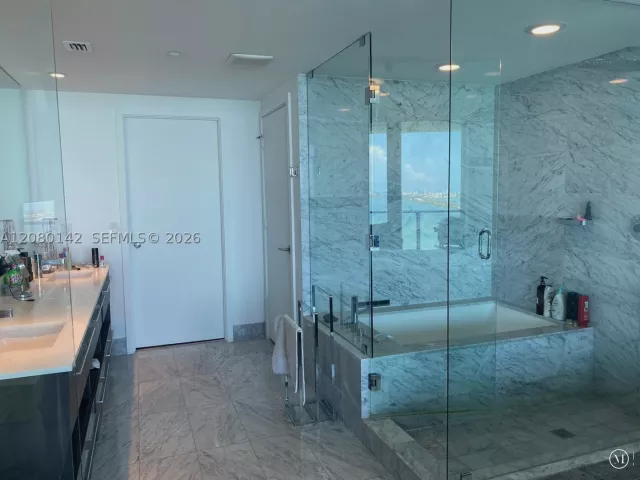 3-bedroom condo for rent in Miami - 3131 NE 7th Ave 2603 - MondialRealty