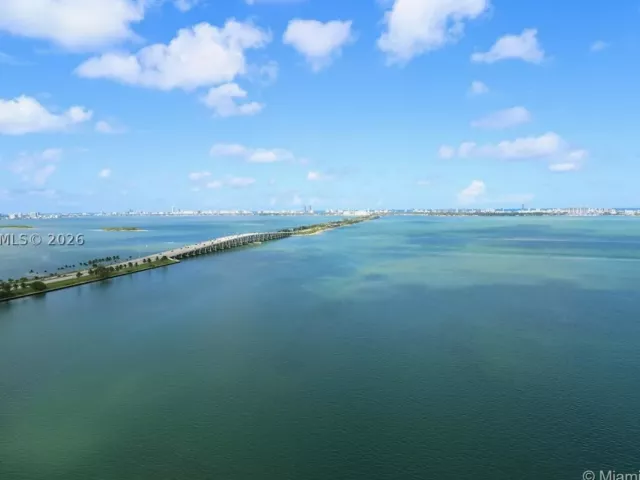 3-bedroom condo for rent in Miami - 3131 NE 7th Ave 2603 - MondialRealty