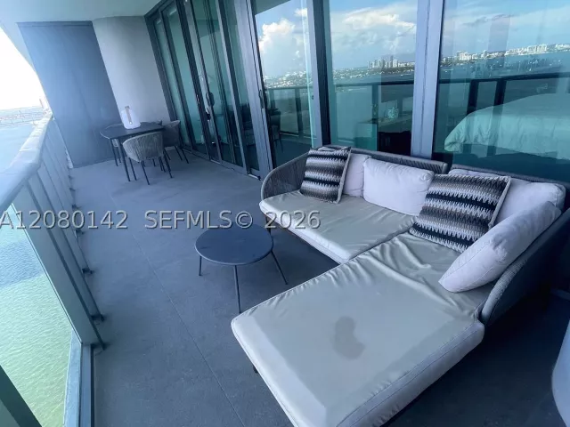 3-bedroom condo for rent in Miami - 3131 NE 7th Ave 2603 - MondialRealty