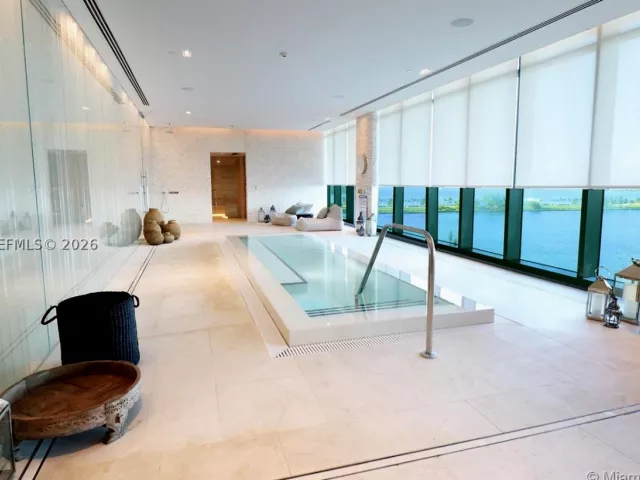 3-bedroom condo for rent in Miami - 3131 NE 7th Ave 2603 - MondialRealty