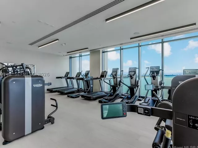 3-bedroom condo for rent in Miami - 3131 NE 7th Ave 2603 - MondialRealty