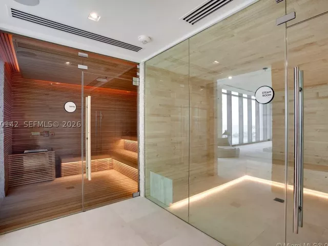 3-bedroom condo for rent in Miami - 3131 NE 7th Ave 2603 - MondialRealty
