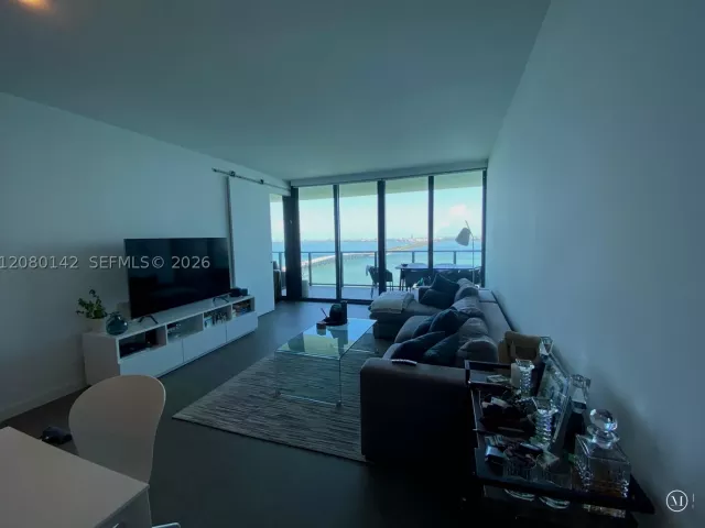 3-bedroom condo for rent in Miami - 3131 NE 7th Ave 2603 - MondialRealty