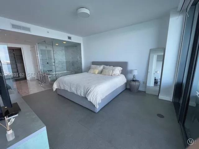3-bedroom condo for rent in Miami - 3131 NE 7th Ave 2603 - MondialRealty