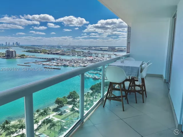 2-bedroom condo for rent in Miami - 1800 N Bayshore Dr 2507 - MondialRealty