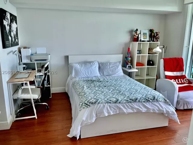 2-bedroom condo for rent in Miami - 1800 N Bayshore Dr 2507 - MondialRealty
