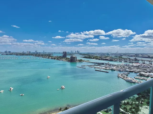 2-bedroom condo for rent in Miami - 1800 N Bayshore Dr 2507 - MondialRealty