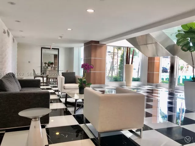 2-bedroom condo for rent in Miami - 1800 N Bayshore Dr 2507 - MondialRealty