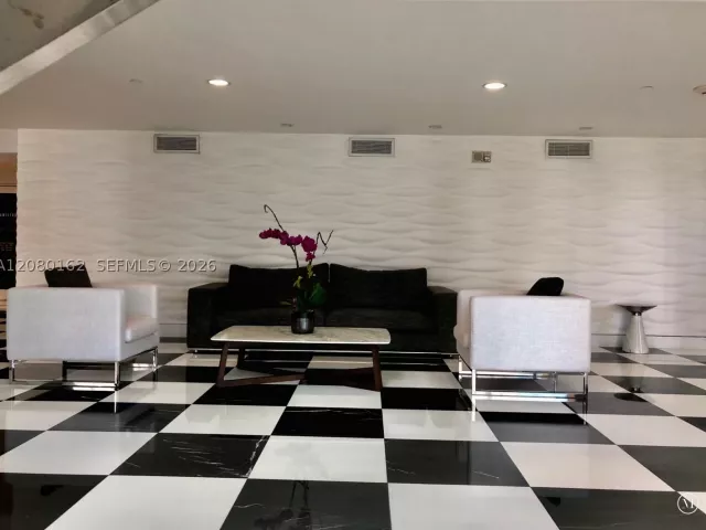 2-bedroom condo for rent in Miami - 1800 N Bayshore Dr 2507 - MondialRealty