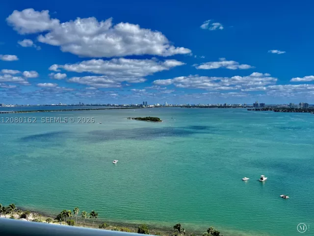 2-bedroom condo for rent in Miami - 1800 N Bayshore Dr 2507 - MondialRealty