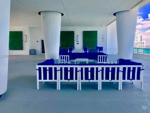 2-bedroom condo for rent in Miami - 1800 N Bayshore Dr 2507 - MondialRealty