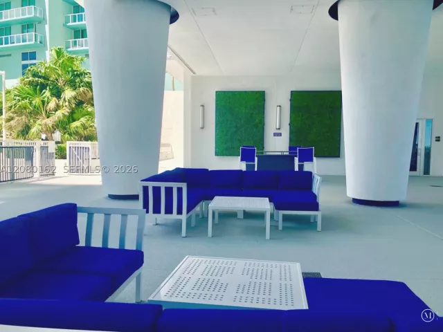 2-bedroom condo for rent in Miami - 1800 N Bayshore Dr 2507 - MondialRealty
