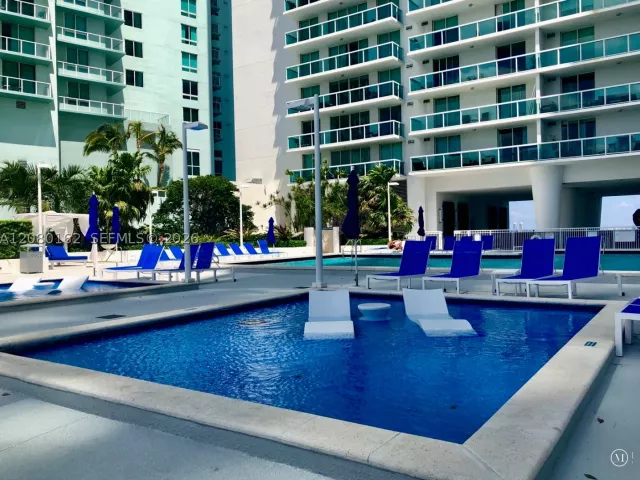 2-bedroom condo for rent in Miami - 1800 N Bayshore Dr 2507 - MondialRealty