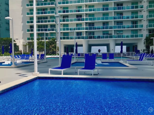 2-bedroom condo for rent in Miami - 1800 N Bayshore Dr 2507 - MondialRealty