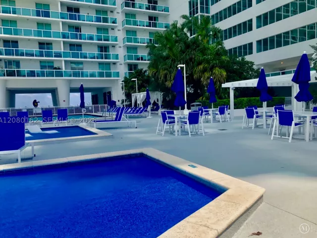 2-bedroom condo for rent in Miami - 1800 N Bayshore Dr 2507 - MondialRealty
