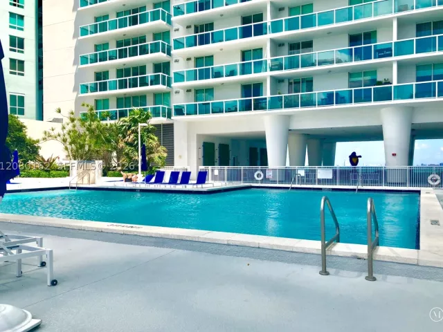 2-bedroom condo for rent in Miami - 1800 N Bayshore Dr 2507 - MondialRealty
