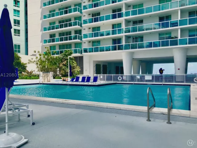 2-bedroom condo for rent in Miami - 1800 N Bayshore Dr 2507 - MondialRealty