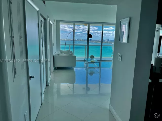 2-bedroom condo for rent in Miami - 1800 N Bayshore Dr 2507 - MondialRealty
