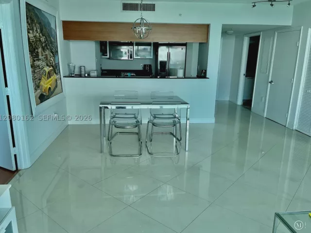 2-bedroom condo for rent in Miami - 1800 N Bayshore Dr 2507 - MondialRealty