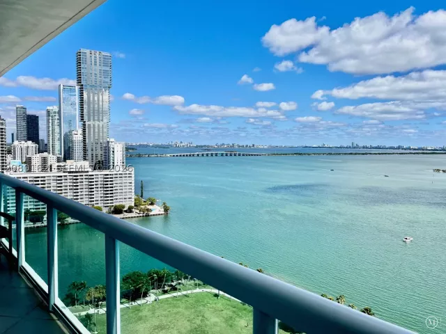 2-bedroom condo for rent in Miami - 1800 N Bayshore Dr 2507 - MondialRealty