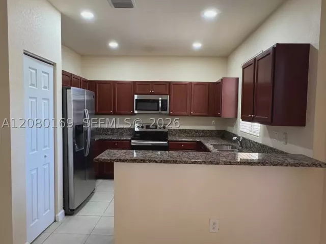 3-bedroom home for rent in Miami - 14720 SW 25th Ln 14720 - MondialRealty