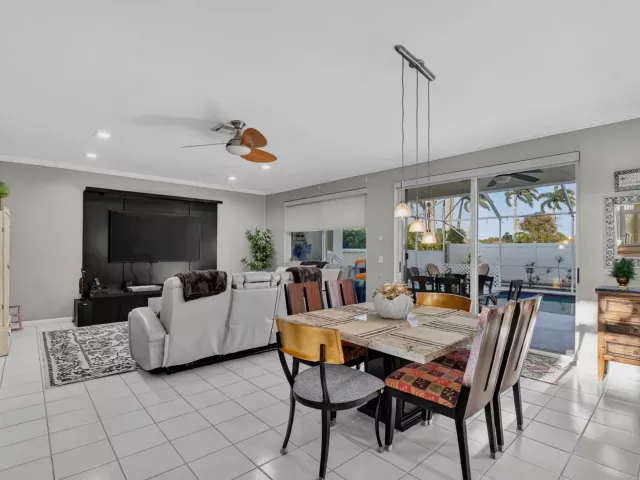4-bedroom home for sale in Boca Raton - 18280 Coral Isles Drive - MondialRealty
