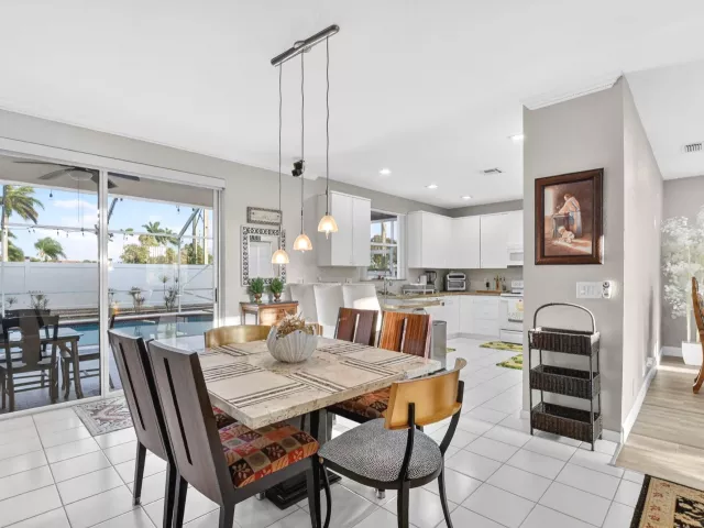 4-bedroom home for sale in Boca Raton - 18280 Coral Isles Drive - MondialRealty