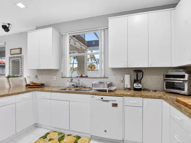4-bedroom home for sale in Boca Raton - 18280 Coral Isles Drive - MondialRealty