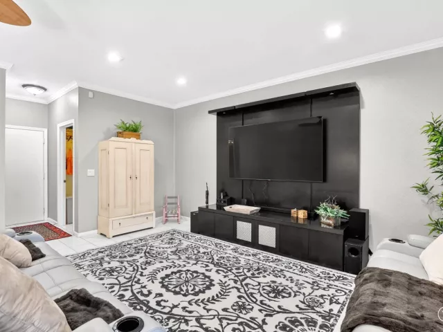 4-bedroom home for sale in Boca Raton - 18280 Coral Isles Drive - MondialRealty
