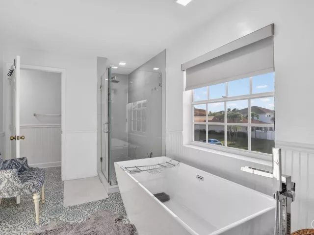 4-bedroom home for sale in Boca Raton - 18280 Coral Isles Drive - MondialRealty