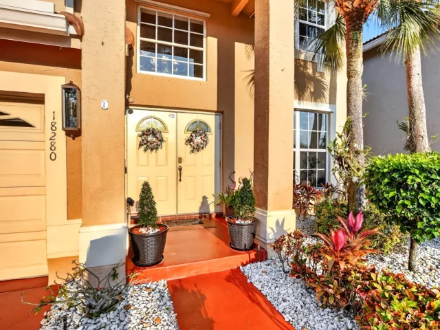 4-bedroom home for sale in Boca Raton - 18280 Coral Isles Drive - MondialRealty