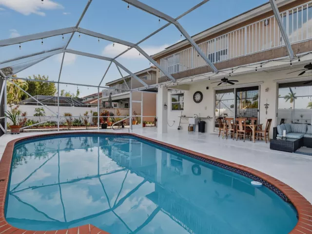 4-bedroom home for sale in Boca Raton - 18280 Coral Isles Drive - MondialRealty