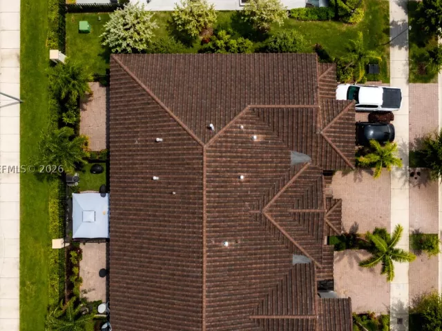 3-bedroom home for sale in Doral - 10327 NW 89th Ter - MondialRealty