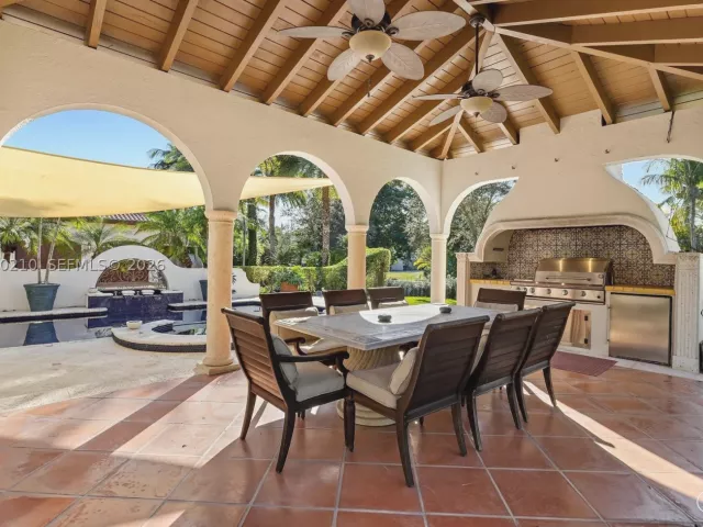 6-bedroom home for sale in Coral Gables - 11011 Marin Street - MondialRealty