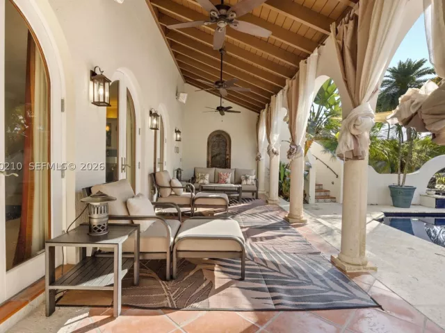 6-bedroom home for sale in Coral Gables - 11011 Marin Street - MondialRealty