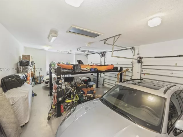 6-bedroom home for sale in Coral Gables - 11011 Marin Street - MondialRealty