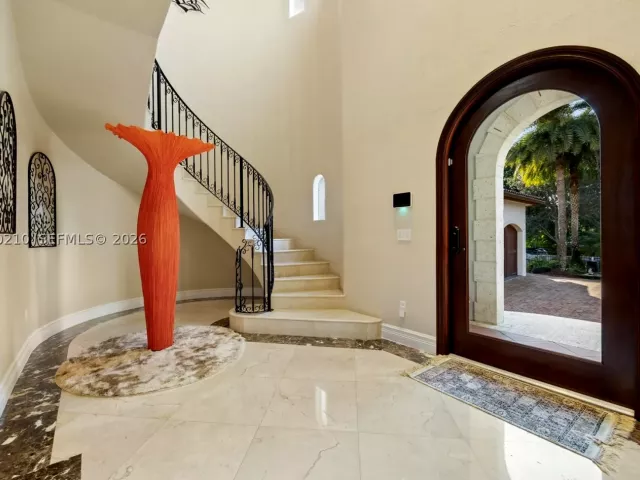 6-bedroom home for sale in Coral Gables - 11011 Marin Street - MondialRealty