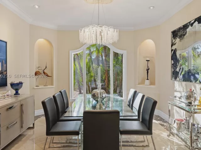 6-bedroom home for sale in Coral Gables - 11011 Marin Street - MondialRealty