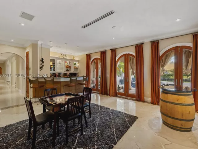 6-bedroom home for sale in Coral Gables - 11011 Marin Street - MondialRealty