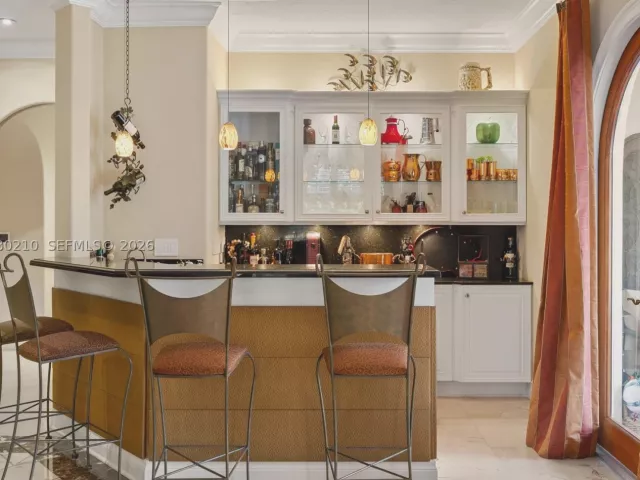 6-bedroom home for sale in Coral Gables - 11011 Marin Street - MondialRealty