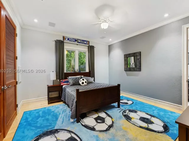 6-bedroom home for sale in Coral Gables - 11011 Marin Street - MondialRealty