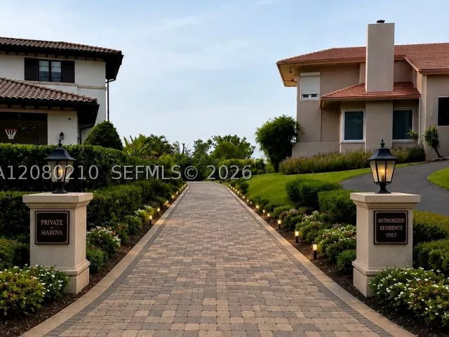 6-bedroom home for sale in Coral Gables - 11011 Marin Street - MondialRealty